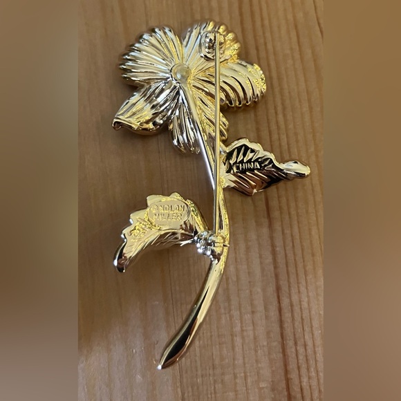 NEW Vintage Nolan Miller Gold and Gray Enamel Floral Brooch Set - Picture 8 of 8